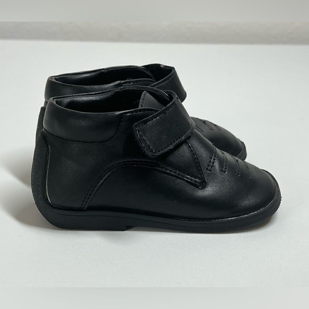 Bessito Baby Dress Shoes Size 4, Black